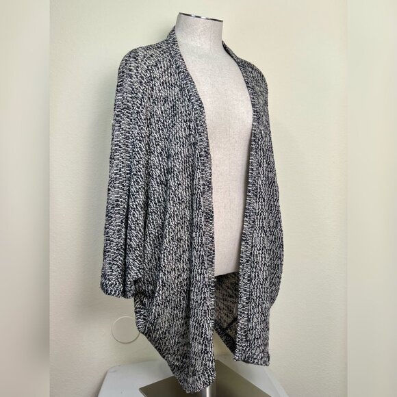 Painted Threads Black & Tan Knit Dolman Sleeve Cocoon Sweater Size Medium - Picture 3 of 7